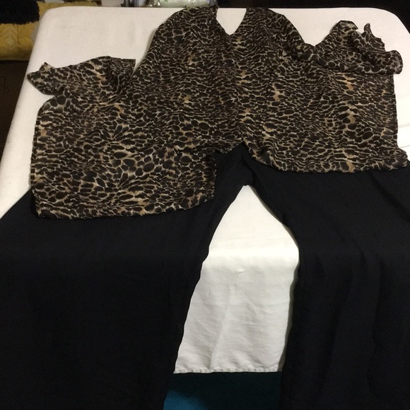 Ladies cheetah print size 8 Jumpsuit  Helene Blake halter top - Picture 2 of 4